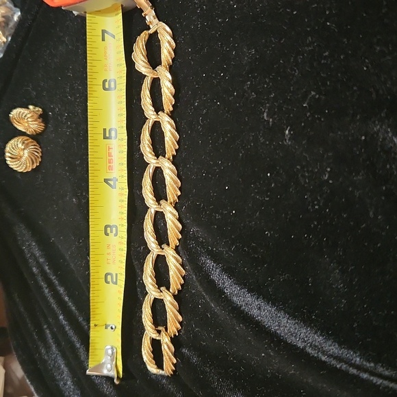 NAPIER bracelet and clip on earrings set - Picture 3 of 6